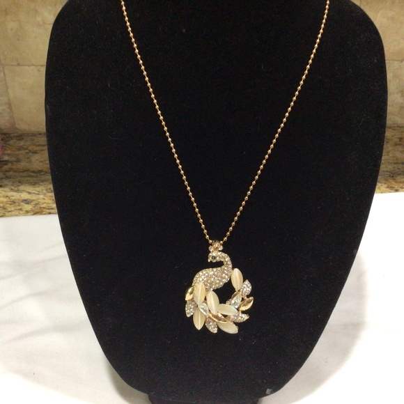 Find fashion peacock necklace. Kinda unique. - Picture 1 of 5